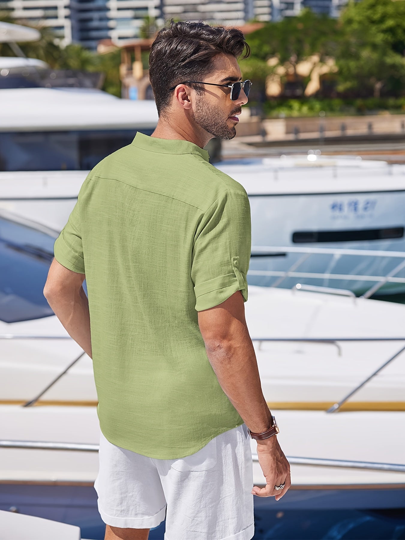 Men’s Short-Sleeve Shirt with Split Neckline and Curved Hem